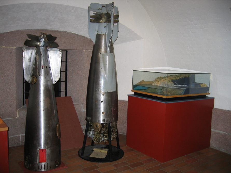Akterstykker (ref. tekst i post) + modell av Malangen torpedobatteri