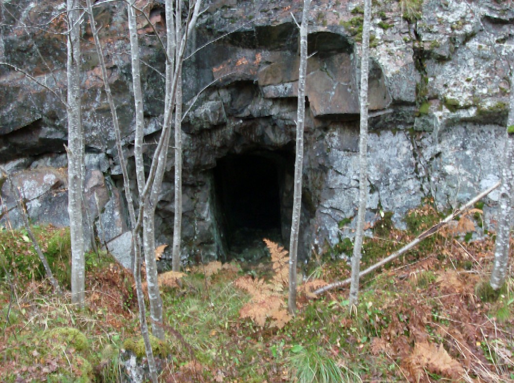 Påbegynt fjellbunker