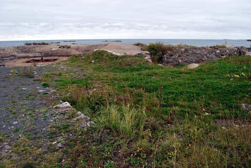 Grønne sletter dekker restene av en bunker