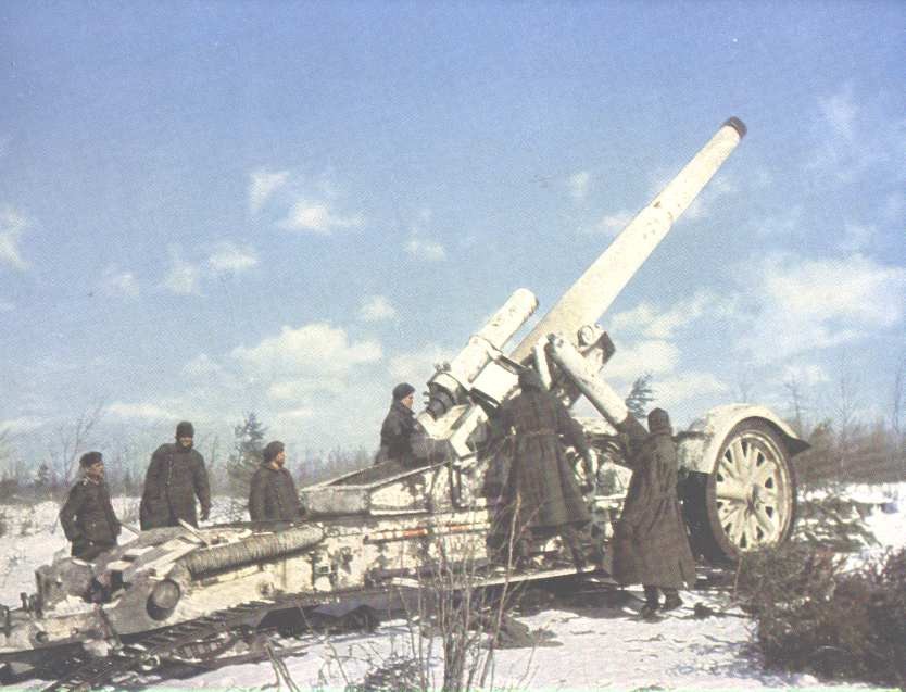 Schwere Artillerie in Feuerstellung.jpg