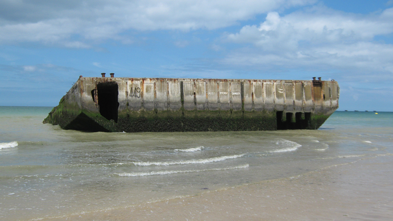 Deler av kaianlegget fra 6.juni 1944. Ligger i Arromanches