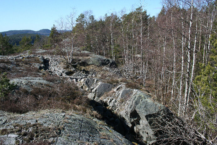 deler av løpegraven som går opp mot den vestlige nærforsvarsstillingen.