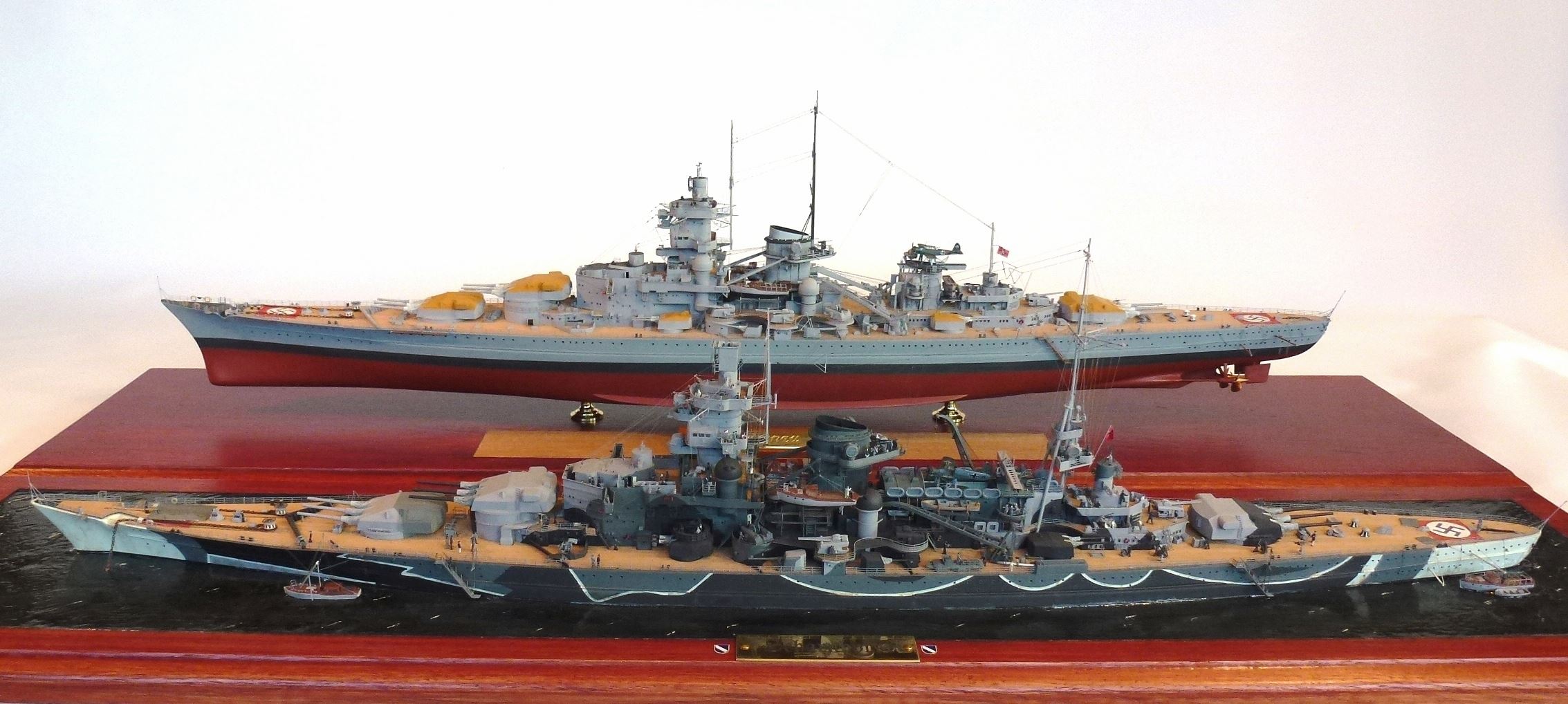 Scharnhorst som i Slaget ved Nordkapp, Gneisenau 9 apr 1940. Begge basert på Dragon 1:350-sett