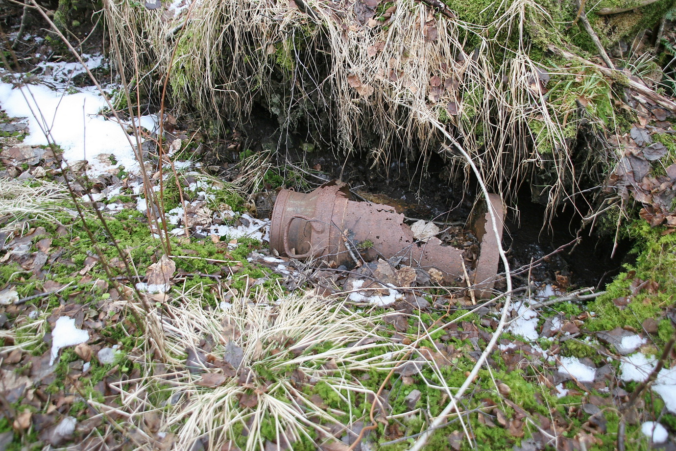 Melkespann, trolig fra krigens dager. Kommet frem etter rotvelt.