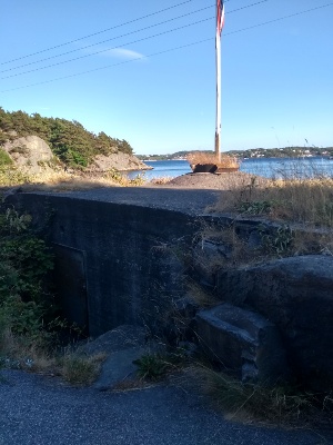 Maskingeværbunker ved lysløypa