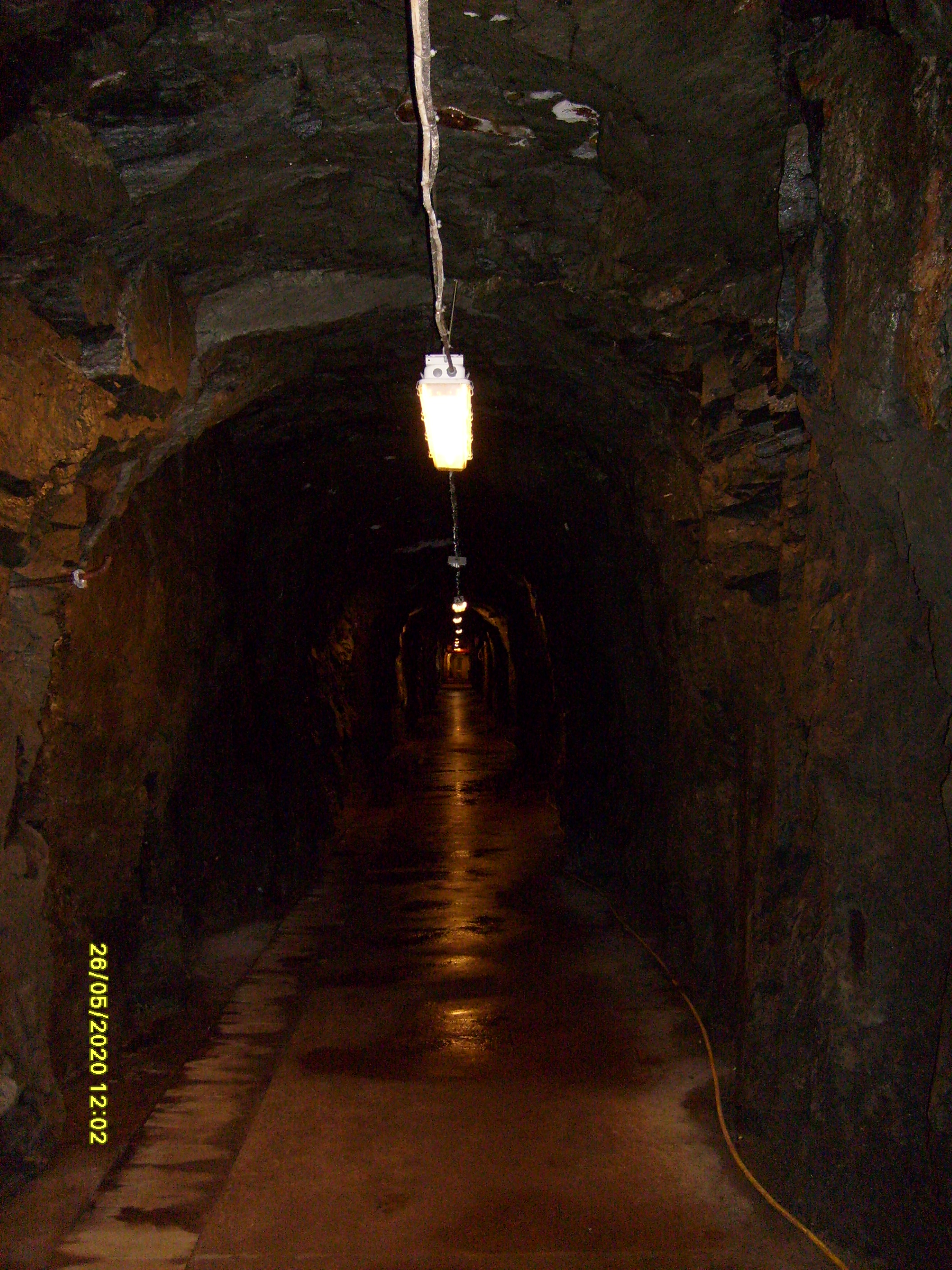 Tunnell som forbinder kanontårn med forlegningene.