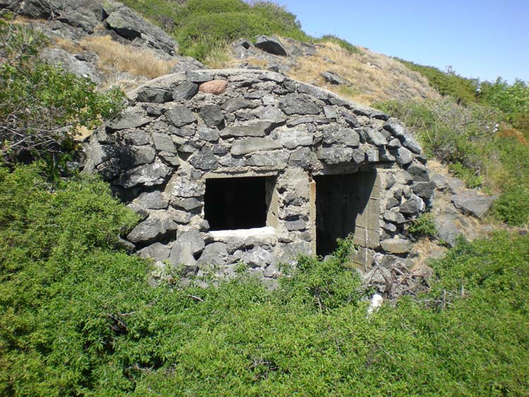 bunker/anlegg ca 500 meter fra fortet som forvaret bruker ennå.