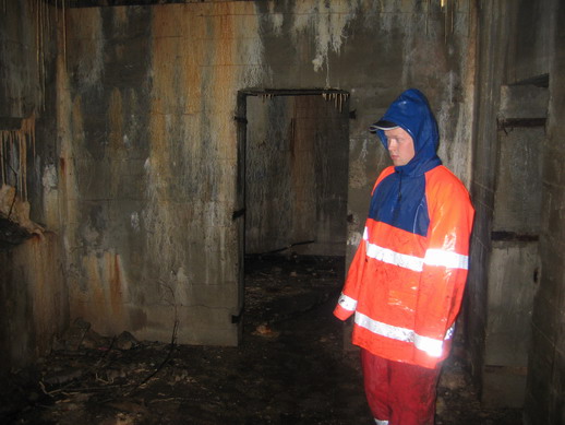 Thomas i bunker ovenfor R621 og tunnel