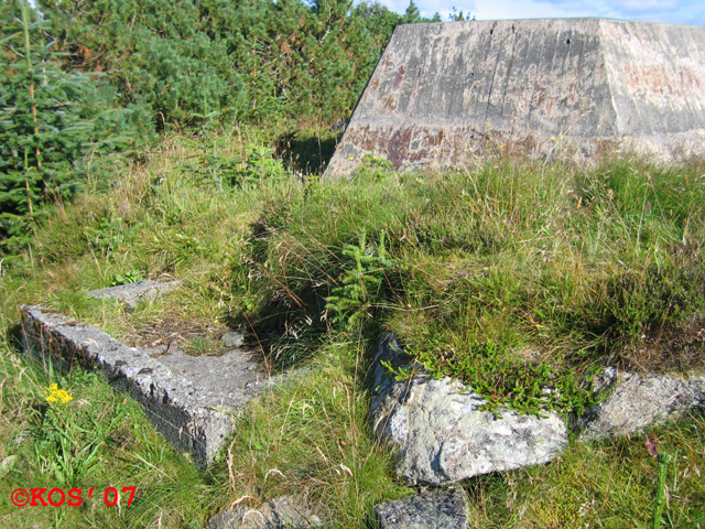 Fundament ved siden av WR-sokkel.
