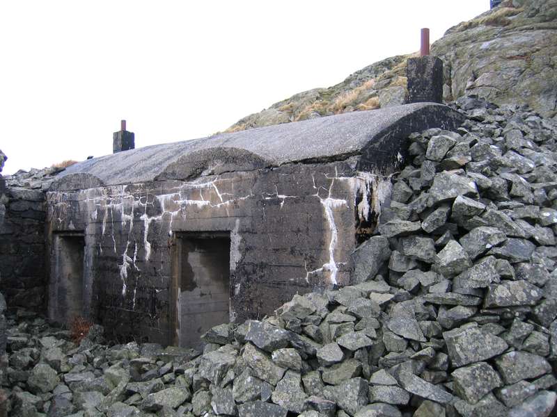Dobbel bunker ved kanon 4 (N 6737757 / E 274625 )