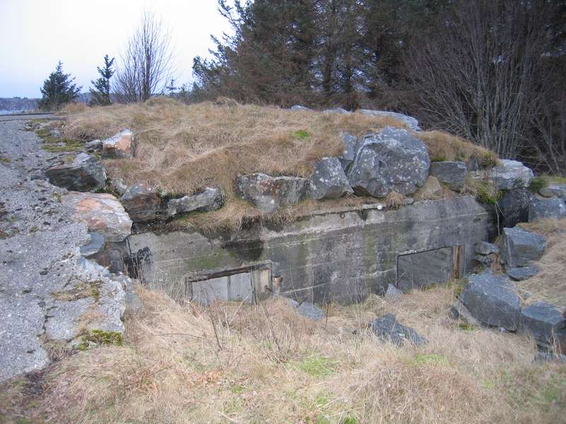 Bunker m/LV-stilling - ref. bilde ramsoy-6.jpg i Erling's post (N 6706470 / E 282643 )
