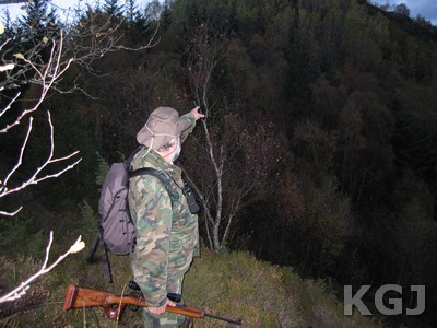 Vi villet oss vekk i jakten på løpegraven som førte ned i en bunker, men en snill hjortejeger pekte ut stedet.