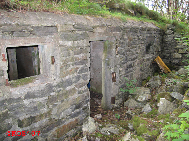 Godt skjult ovenfra, men ellers åpen og grei denne.<br />32 V 290277 6592020