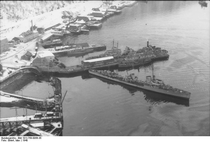 Bundesarchiv_Bild_101I-758-0056-35,_Norwegen,_deutsche_Kriegsschiffe.jpg