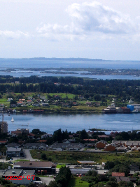 Utsikt vestover: Haugesund(Rossabø) - Karmøy(Storasund) - Utsira