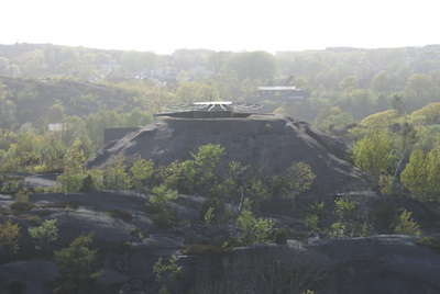 Kanon på Torås fort i sommerdis