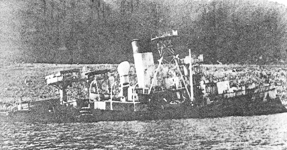 Det norske panserskipet TORDENSKJOLD, overtatt av tyskerne og omdøpt til Schwimmende Flakbatterie NYMPHE.