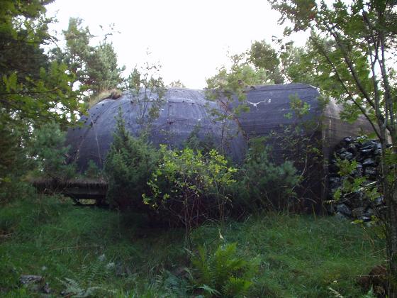 &amp;quot;Kommandobunker&amp;quot; av samme type som Lammetun, Florø m.fl.<br />R 636 inspirert sak som har fått flyttet en del av rommene nedover i fjellet istedenfor ut på sidene :-)