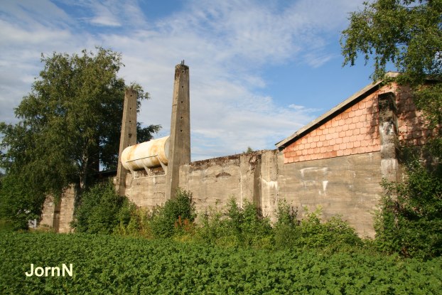 Hangar Prestmoen - bakside.jpg