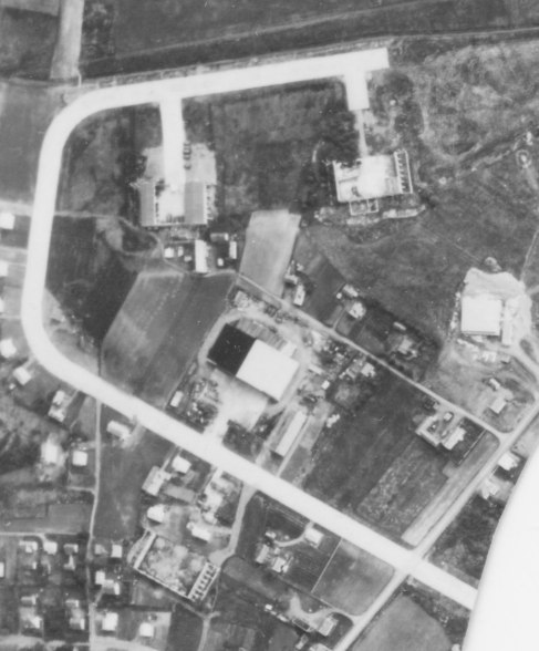 Hangarer ved Øymoen ca 1949.JPG