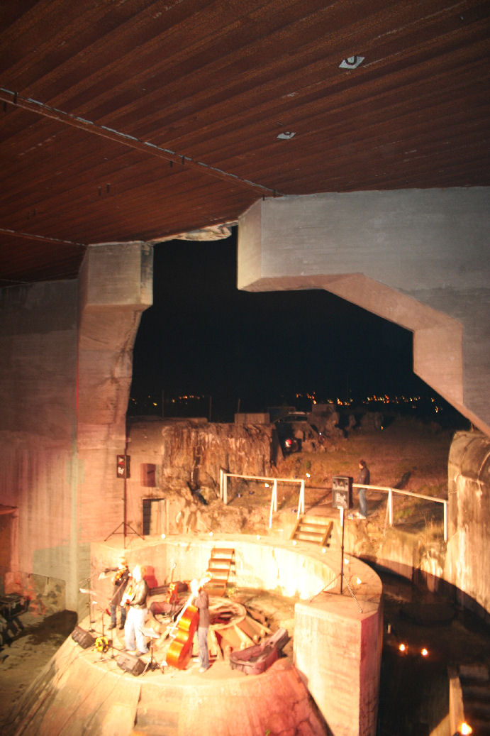 På konsert med Sindre Dybvikstrand i Kasematten, definitivt en spesiell setting!