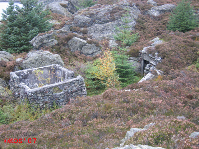 Grunnmur og deknings-bunkers i forkant av stillinger!