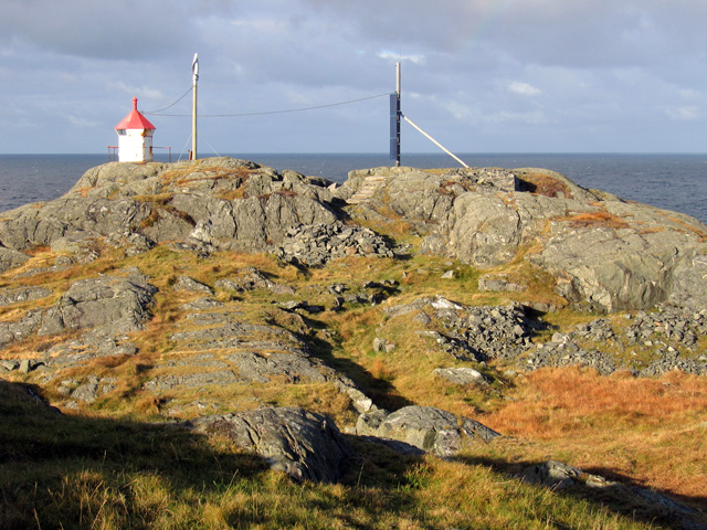 På toppen av høydedraget - sett vestover. Bildet tatt fra 286305 6599528.