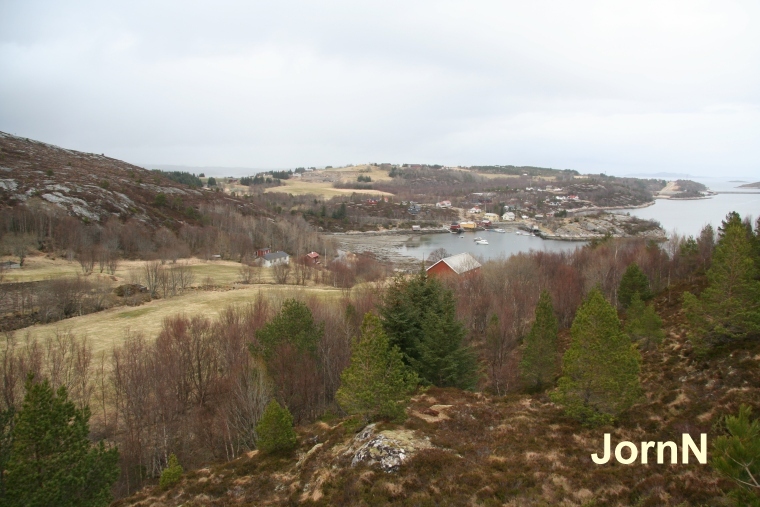 Utsikt mot bukta og fellesomraadet.jpg