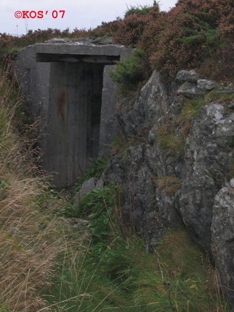 Inngang til nord-vendt MG-bunkers.
