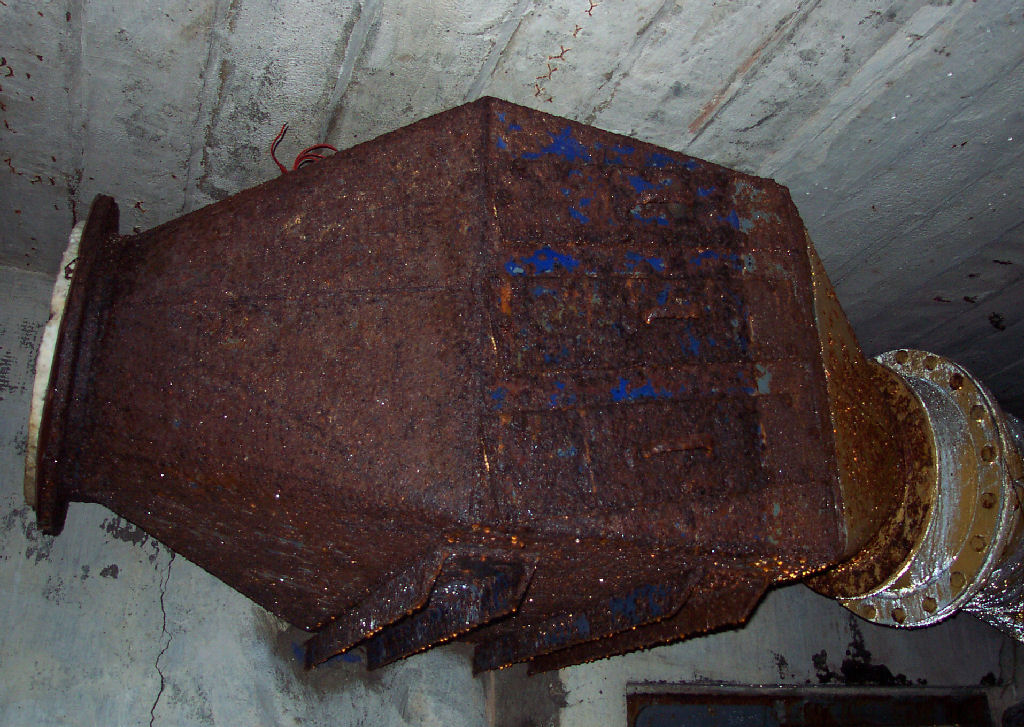 Største utgave av Staubfilter (Grovfilter). Samme som gul boks på toppen av liten HES. Fra kanon 3 bunker.