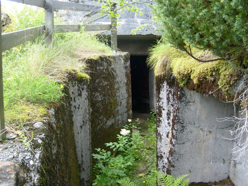 Inngang k-bunker.jpg