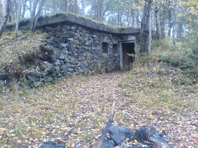 Mannskapsbunker i tilknytning til kommandobunker?