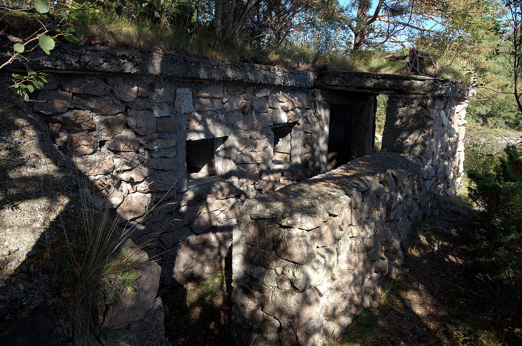 Bunker i bakkant av selve torpedobatteriet. Noe slags mannskapsbunker?