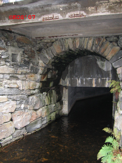 Under gamlebroen, Hordaland (Sveio) til venstre ;-)