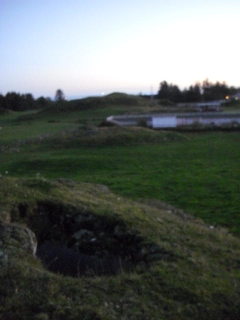 En av flere groper nær ridesenteret...