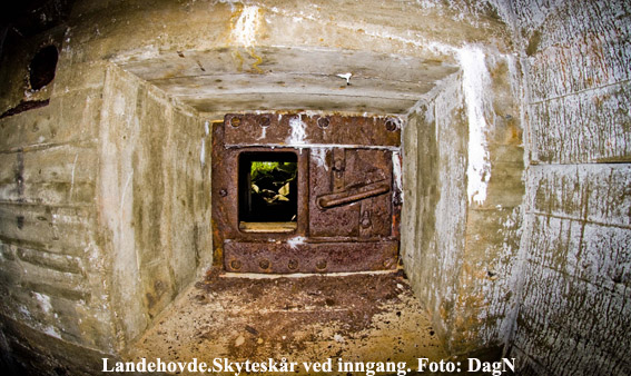 Landehovde Skyteskår mot inngang Bunkers.jpg