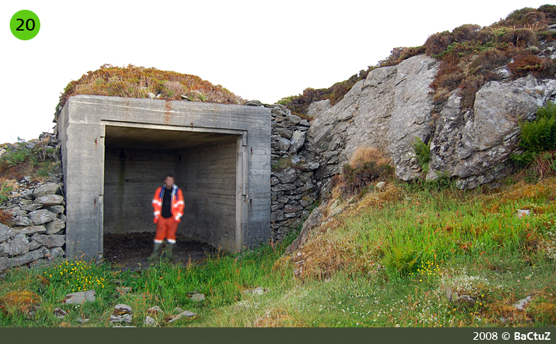 Aggregat-garasje-bunker med god takhøyde.