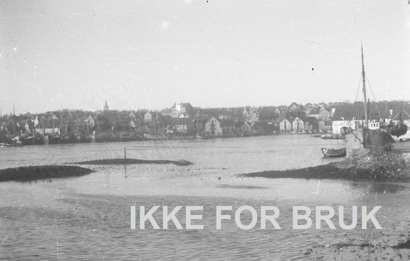 Haugesund: Garpaskjær sett mot Bakarøynå (Hasseløy). Skåre kirke i bakgrunnen.