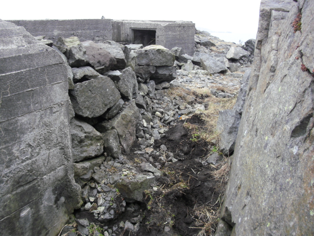 Laget passasje og en liten mur