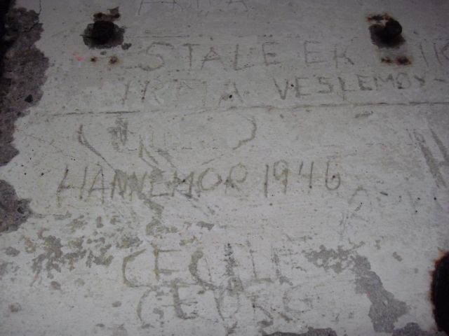 Det har vist rablet for mange av de som har besøkt komandobunkeren. Denne signaturen til &quot;HANNEMOR 1946&quot; må være en av de første...