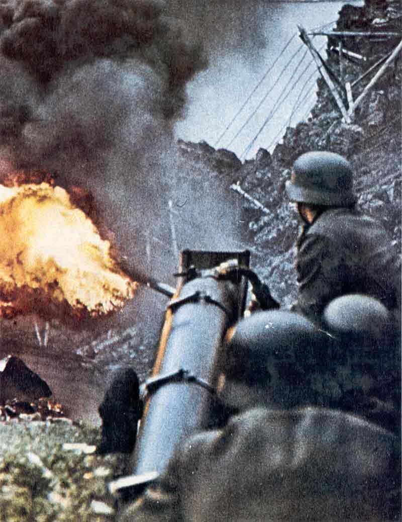 german_flamethrower_in_use_23_03_05.jpg