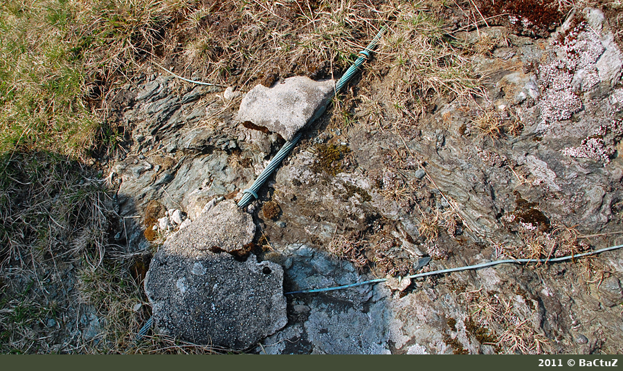 Tykk kabel som forgrener seg ca. 40 meter fra 'matten'....