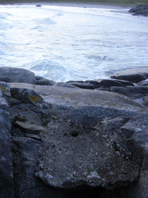 Det andre skyteskåret pekte mer mot vest . Bare ett borehull for feste her  og en klatt med betong...