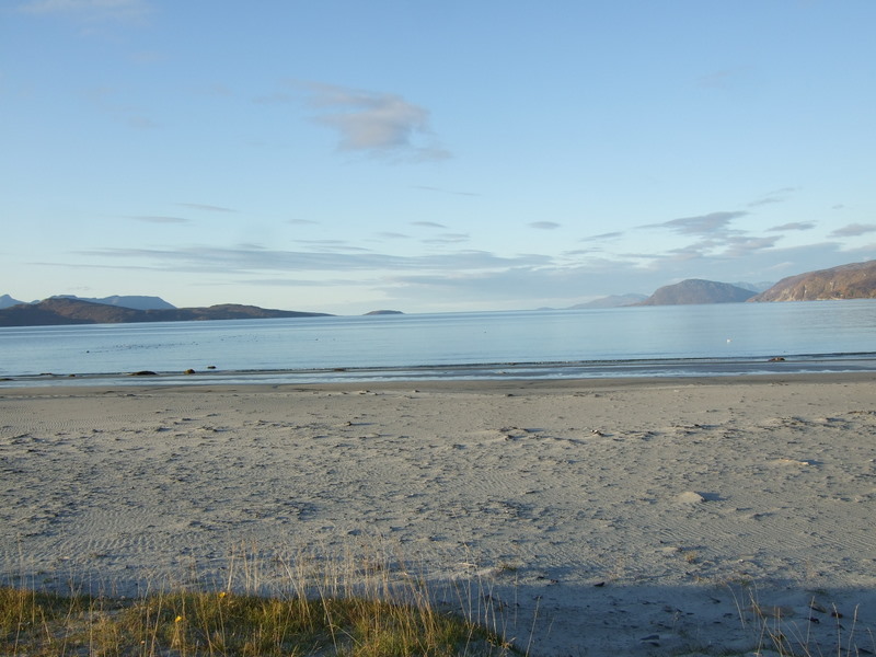 Stranden nedenfor fortet.