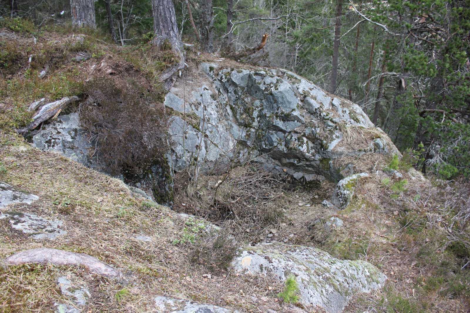 Utsprengt skyttergrop...<br /><br />(Punkt på kartet: 1)