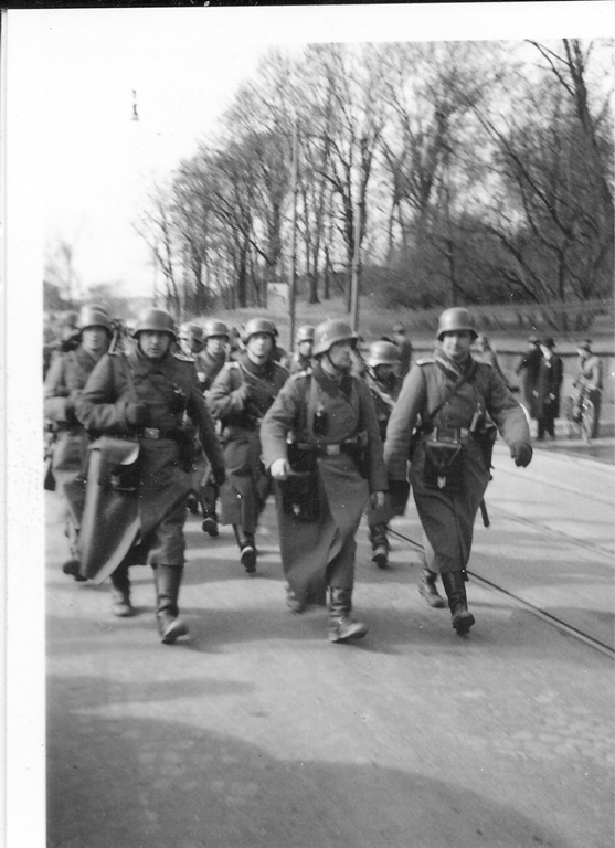 Tyske soldater Drammensveien Oslo 1940_1_2.jpg