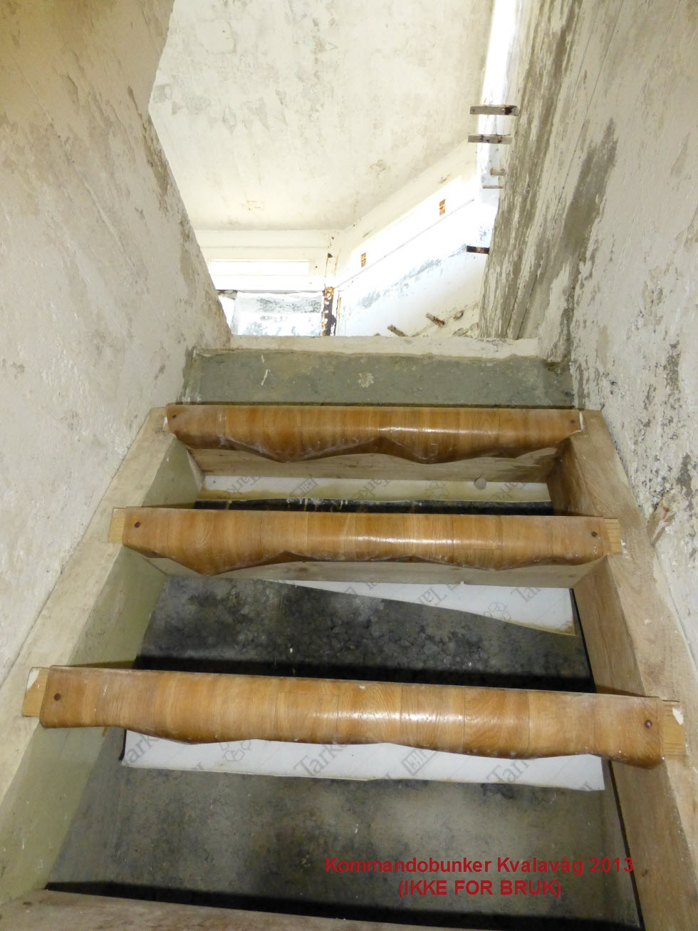 75- Kommandubunkeren ved HKB Vikene 2. februar 2013 -Kystmeldestasjonen hadde trapp opp fra kjøkkenet til OP. Vi har ikke sjekket om trappen er fra krigens dager..JPG