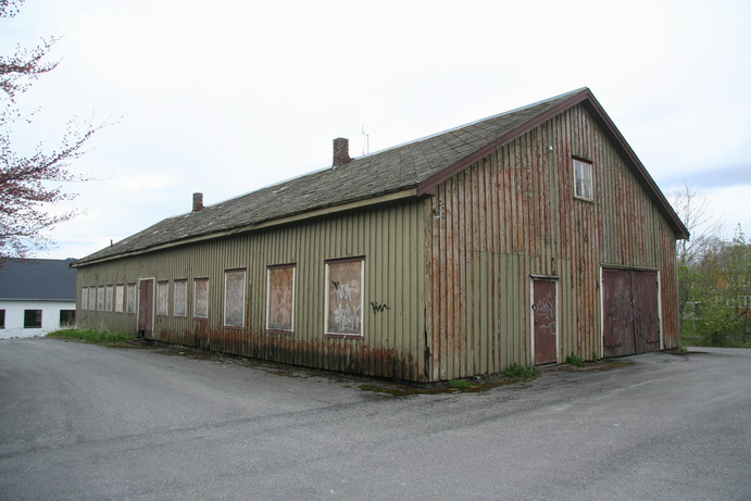 Lade flyplass, verkstedbrakke bak hangar 03_resize 29.JPG