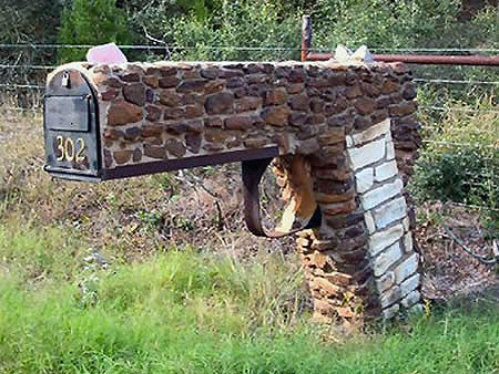 gun mailbox.jpg