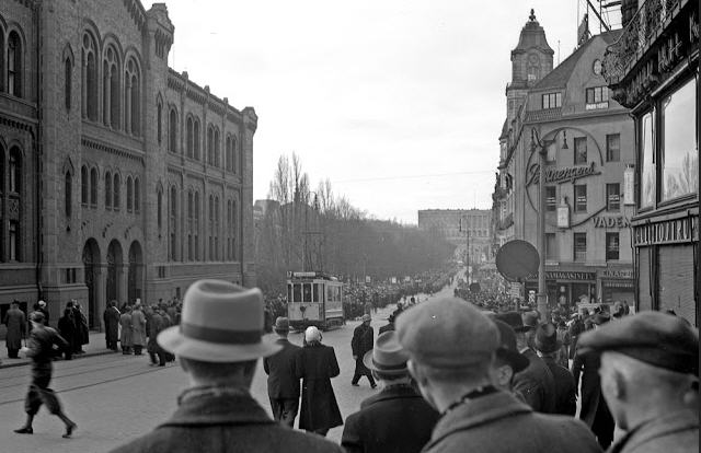 Oslo - Karl Johans Gate 9 april 1940
